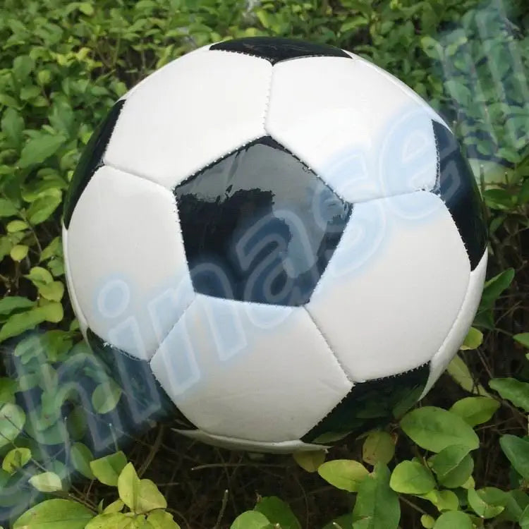 1pcs Classic black white Outdoor Butyl inner Football Ball Standard adult Size 5 PU Soccer Ball Training ball